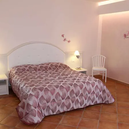 Il Quadrifoglio 4* تروبيا